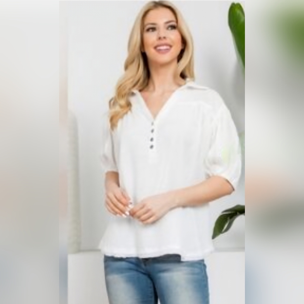 #1849 Easel White Oversize Blouse with Button Detail Sz L